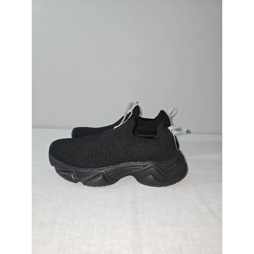 Gaiam Women's Black Slip On Jogger Silver Pull Tab Sneakers Shoes 6 M